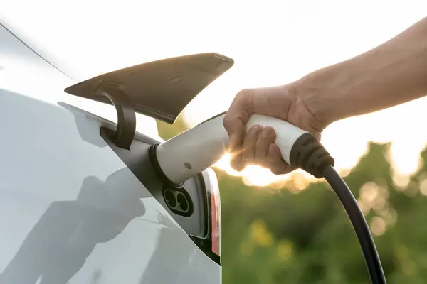 O Que Esperar da Próxima Geração de Carros Elétricos e Híbridos: Inovações e Tendências Futuras